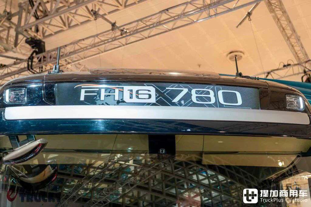 2026IAA:欧卡马力王驾到!当780匹遇上低风阻,沃尔沃FH 16 Aero旗舰牵引车深度实拍评测 - 第11张 - 提加商用车网 2026IAA:欧卡马力王驾到!当780匹遇上低风阻,沃尔沃FH 16 Aero旗舰牵引车深度实拍评测 - 第11张