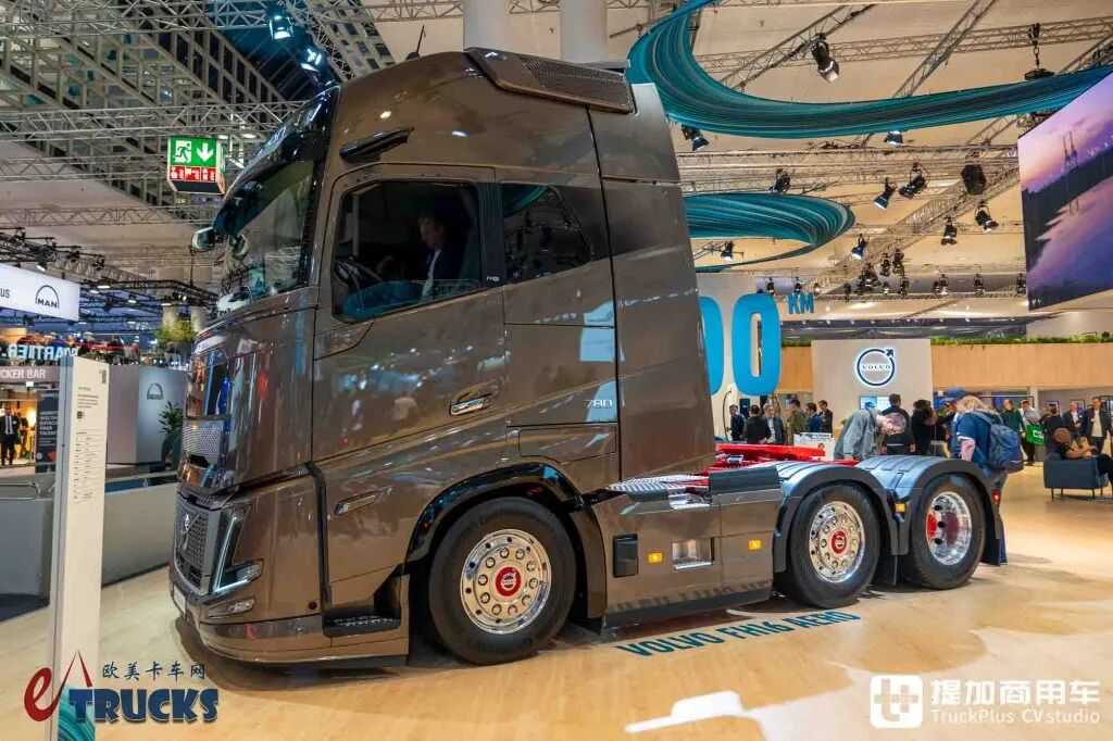 2026IAA:欧卡马力王驾到!当780匹遇上低风阻,沃尔沃FH 16 Aero旗舰牵引车深度实拍评测 - 第14张 - 提加商用车网 2026IAA:欧卡马力王驾到!当780匹遇上低风阻,沃尔沃FH 16 Aero旗舰牵引车深度实拍评测 - 第14张