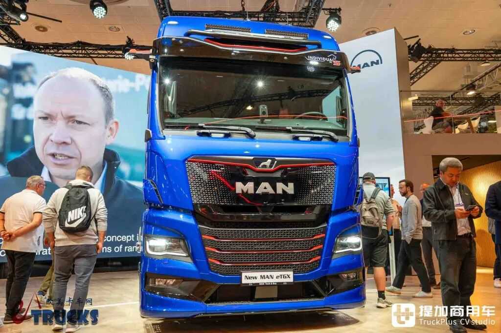 2026IAA:续航720公里!前脸加长12厘米,还带OK窗?曼恩新款eTGX电动重卡实拍 - 第2张 - 提加商用车网 2026IAA:续航720公里!前脸加长12厘米,还带OK窗?曼恩新款eTGX电动重卡实拍 - 第2张