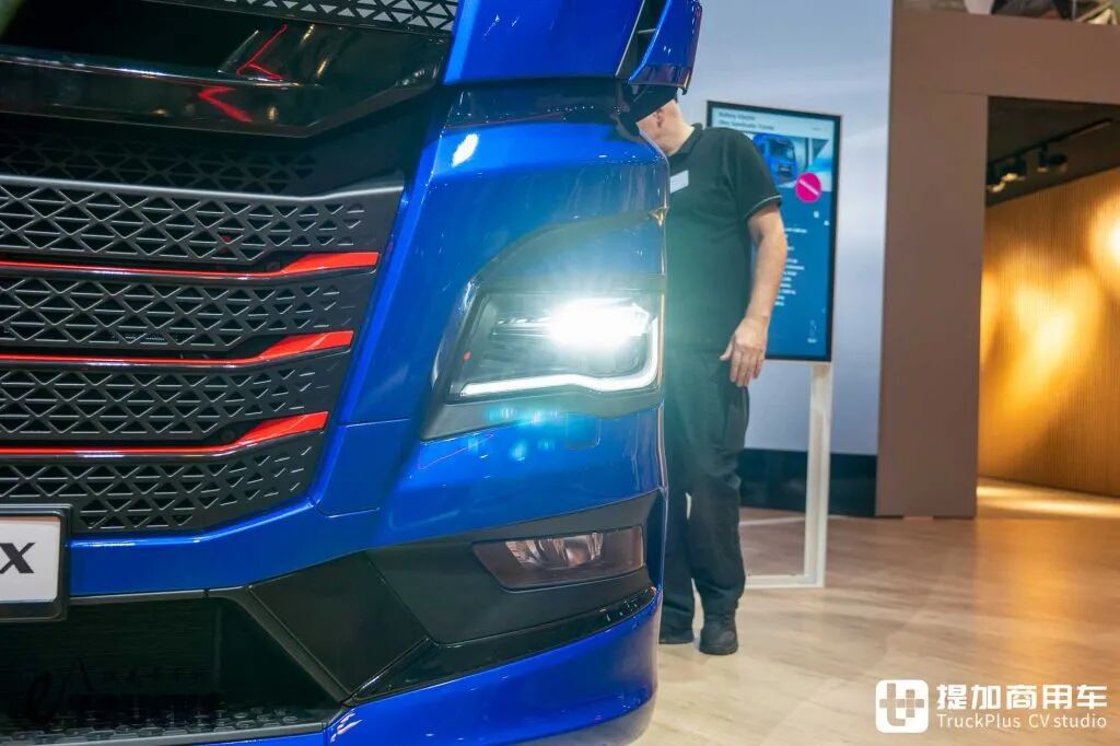 2026IAA:续航720公里!前脸加长12厘米,还带OK窗?曼恩新款eTGX电动重卡实拍 - 第9张 - 提加商用车网 2026IAA:续航720公里!前脸加长12厘米,还带OK窗?曼恩新款eTGX电动重卡实拍 - 第9张