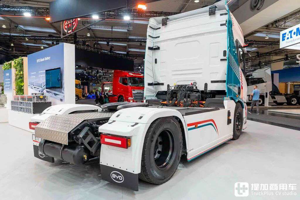 2026IAA：千匹电驱+兆瓦超充，还有五星安全！比亚迪 ETT 44纯电动牵引车全解析 - 第11张