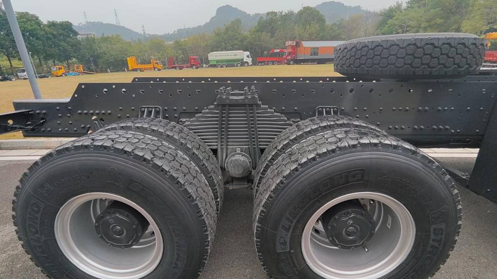 鲜乘直通车 | 强动力长续航,乘龙H7 8×4纯电自卸车重载运输实力派 - 第4张 - 提加商用车网 鲜乘直通车 | 强动力长续航,乘龙H7 8×4纯电自卸车重载运输实力派 - 第4张