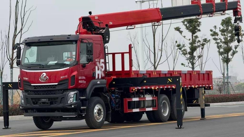 鲜乘直通车|工程创富的全能搭档,乘龙H5 300马力随车吊助你“一臂之力” - 第4张 - 提加商用车网 鲜乘直通车|工程创富的全能搭档,乘龙H5 300马力随车吊助你“一臂之力” - 第4张