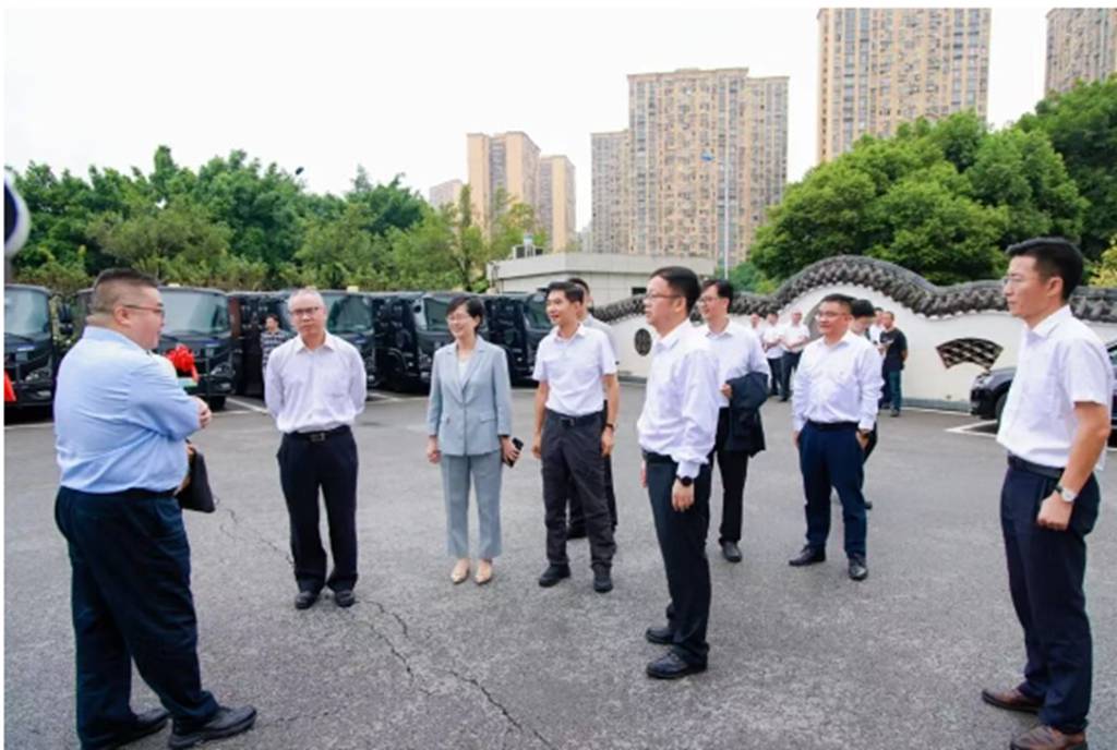 铃聚智能 绿色押运丨庆铃集团批量交付智能网联新能源押运车 - 第2张