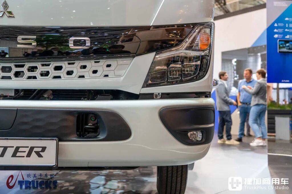 2026IAA：平头、全空气悬挂，这台日本轻卡在欧洲凭什么稀缺？三菱扶桑Canter深度实拍评测 - 第7张