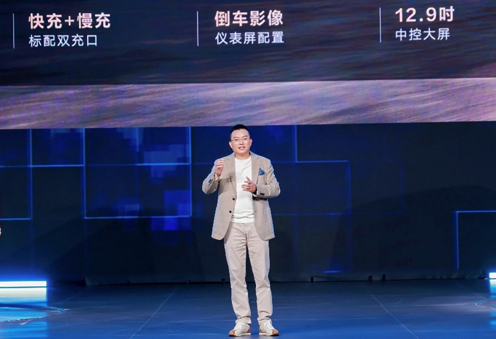 以强铸强 领胜而来!NAVECO领胜V100正式上市,12.78万元起定义新能源宽体轻客新标准 - 第1张 - 提加商用车网 以强铸强 领胜而来!NAVECO领胜V100正式上市,12.78万元起定义新能源宽体轻客新标准 - 第1张