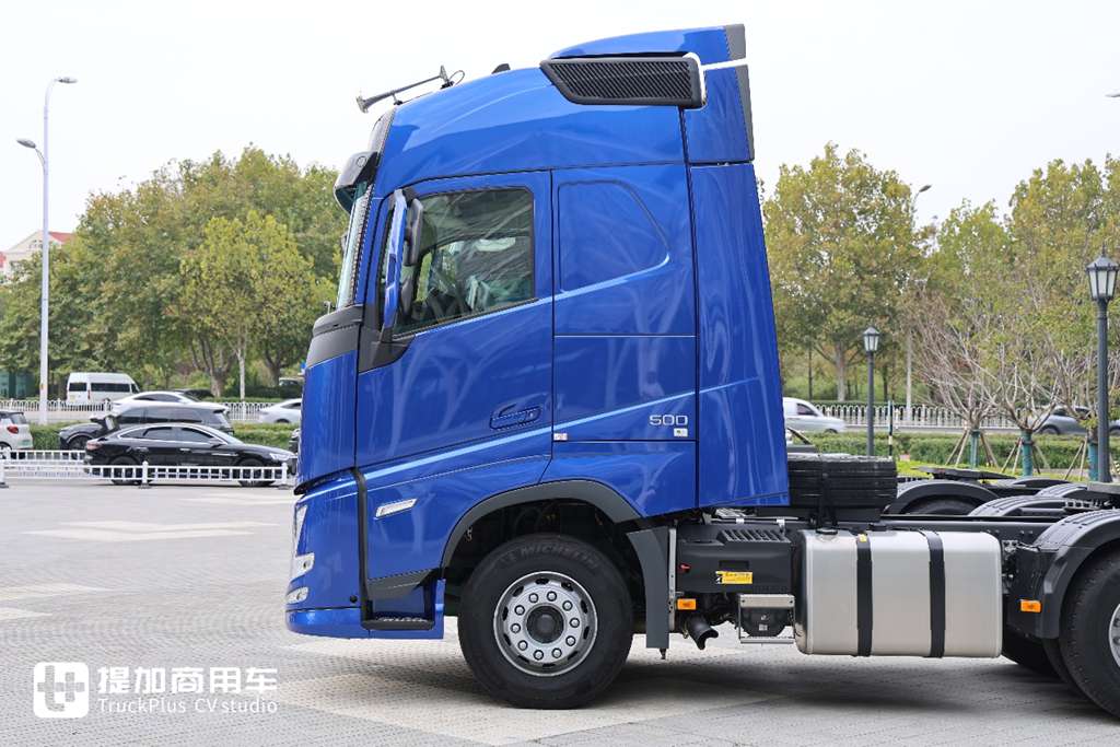 沃尔沃全新FH AERO正式进入国内,配置更加丰富,新车详细实拍 - 第3张 - 提加商用车网 沃尔沃全新FH AERO正式进入国内,配置更加丰富,新车详细实拍 - 第3张