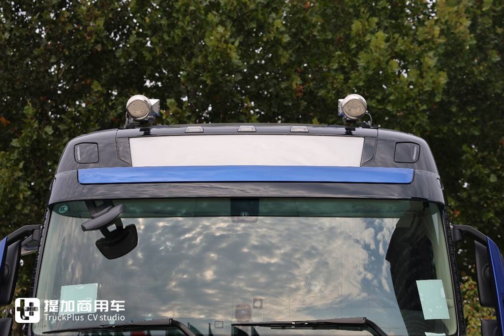 沃尔沃全新FH AERO正式进入国内,配置更加丰富,新车详细实拍 - 第6张 - 提加商用车网 沃尔沃全新FH AERO正式进入国内,配置更加丰富,新车详细实拍 - 第6张