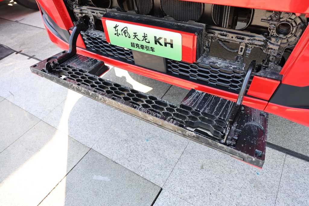 18分钟就能充到80%!东风天龙KH推出超充重卡,驾驶室也全面升级 - 第10张 - 提加商用车网 18分钟就能充到80%!东风天龙KH推出超充重卡,驾驶室也全面升级 - 第10张