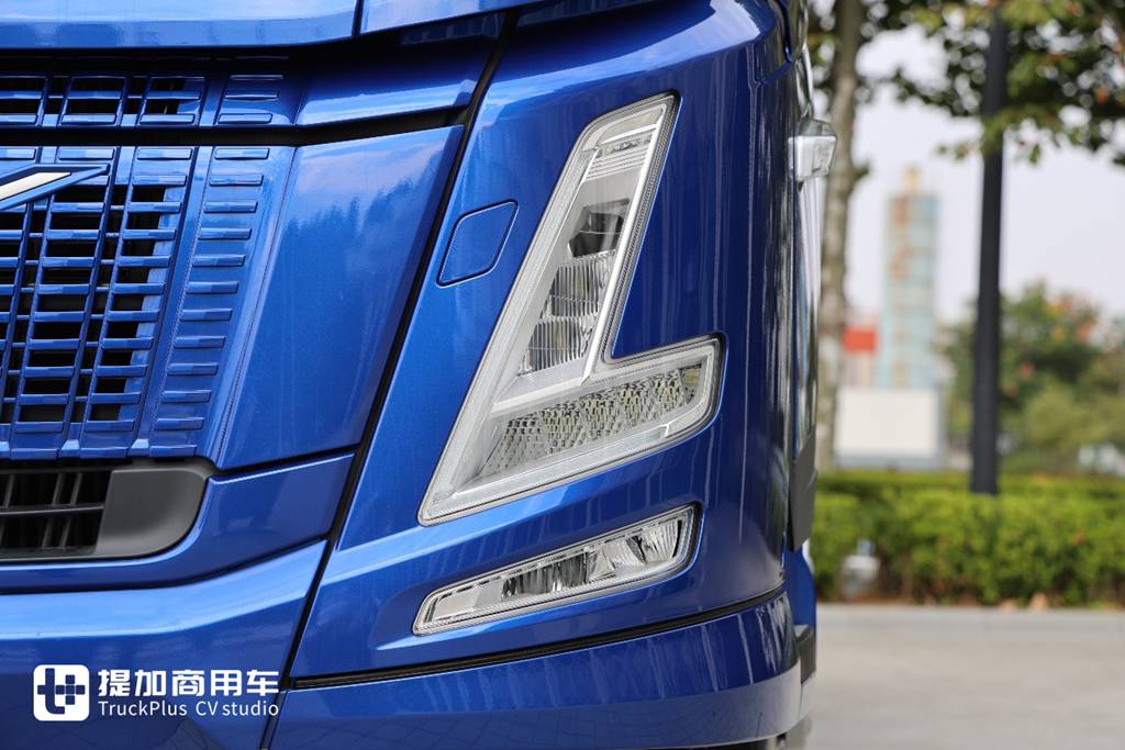 沃尔沃全新FH AERO正式进入国内,配置更加丰富,新车详细实拍 - 第10张 - 提加商用车网 沃尔沃全新FH AERO正式进入国内,配置更加丰富,新车详细实拍 - 第10张