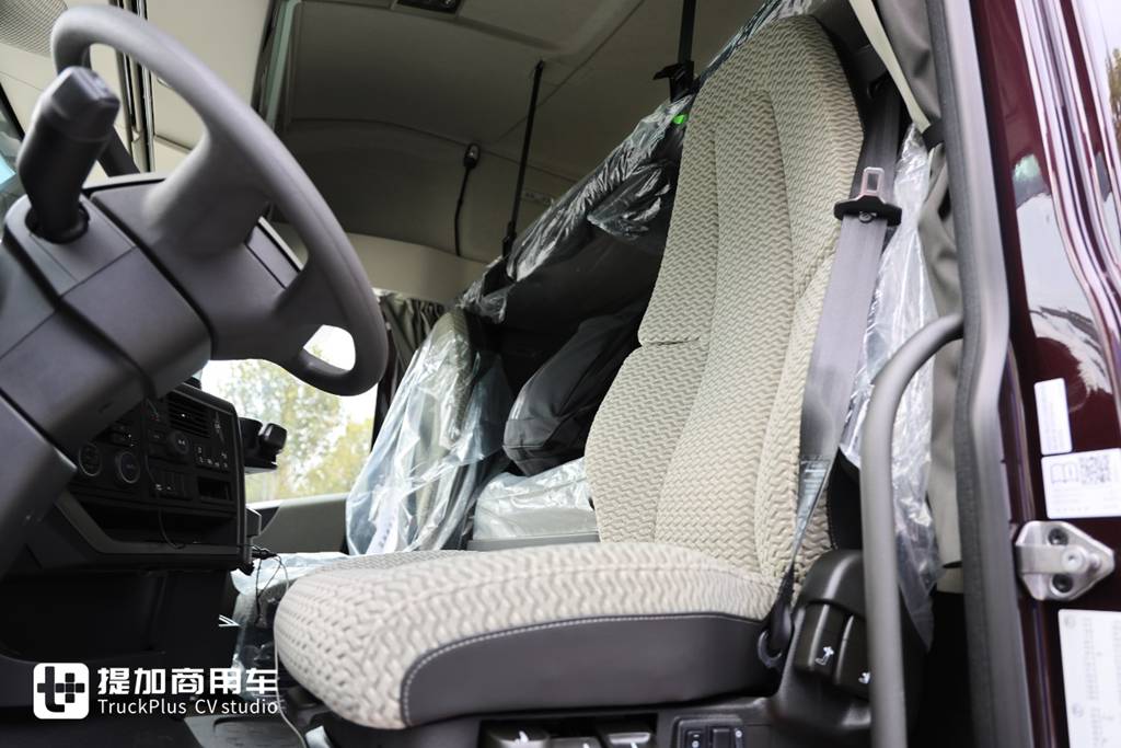 沃尔沃全新FH AERO正式进入国内,配置更加丰富,新车详细实拍 - 第15张 - 提加商用车网 沃尔沃全新FH AERO正式进入国内,配置更加丰富,新车详细实拍 - 第15张
