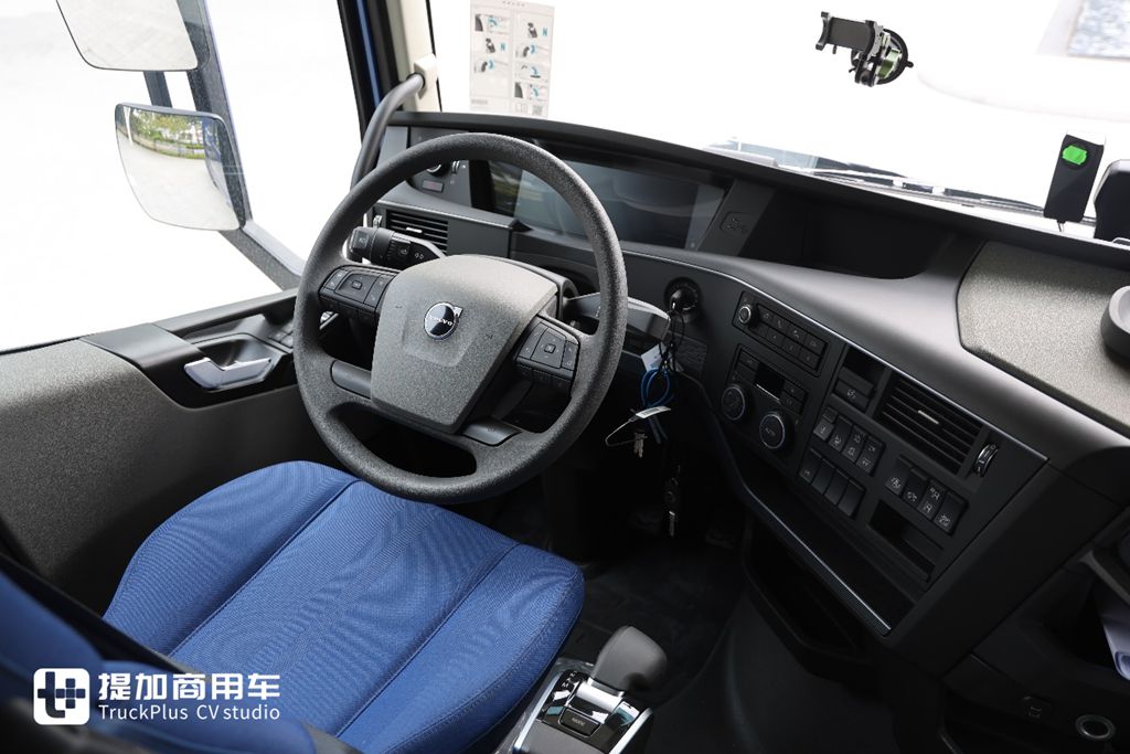 沃尔沃全新FH AERO正式进入国内,配置更加丰富,新车详细实拍 - 第16张 - 提加商用车网 沃尔沃全新FH AERO正式进入国内,配置更加丰富,新车详细实拍 - 第16张