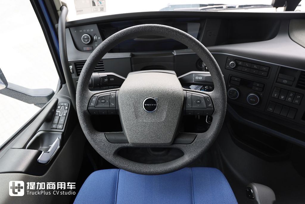 沃尔沃全新FH AERO正式进入国内,配置更加丰富,新车详细实拍 - 第17张 - 提加商用车网 沃尔沃全新FH AERO正式进入国内,配置更加丰富,新车详细实拍 - 第17张