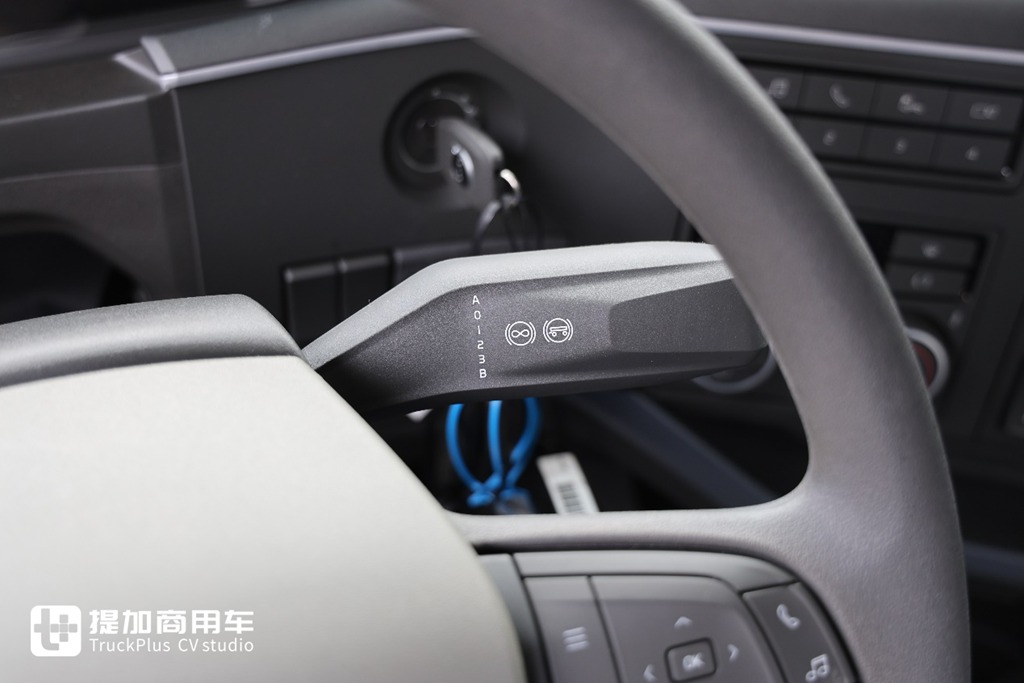 沃尔沃全新FH AERO正式进入国内,配置更加丰富,新车详细实拍 - 第19张 - 提加商用车网 沃尔沃全新FH AERO正式进入国内,配置更加丰富,新车详细实拍 - 第19张