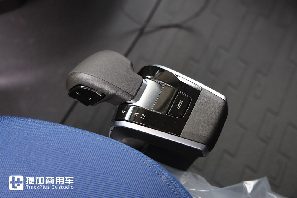 沃尔沃全新FH AERO正式进入国内,配置更加丰富,新车详细实拍 - 第20张 - 提加商用车网 沃尔沃全新FH AERO正式进入国内,配置更加丰富,新车详细实拍 - 第20张