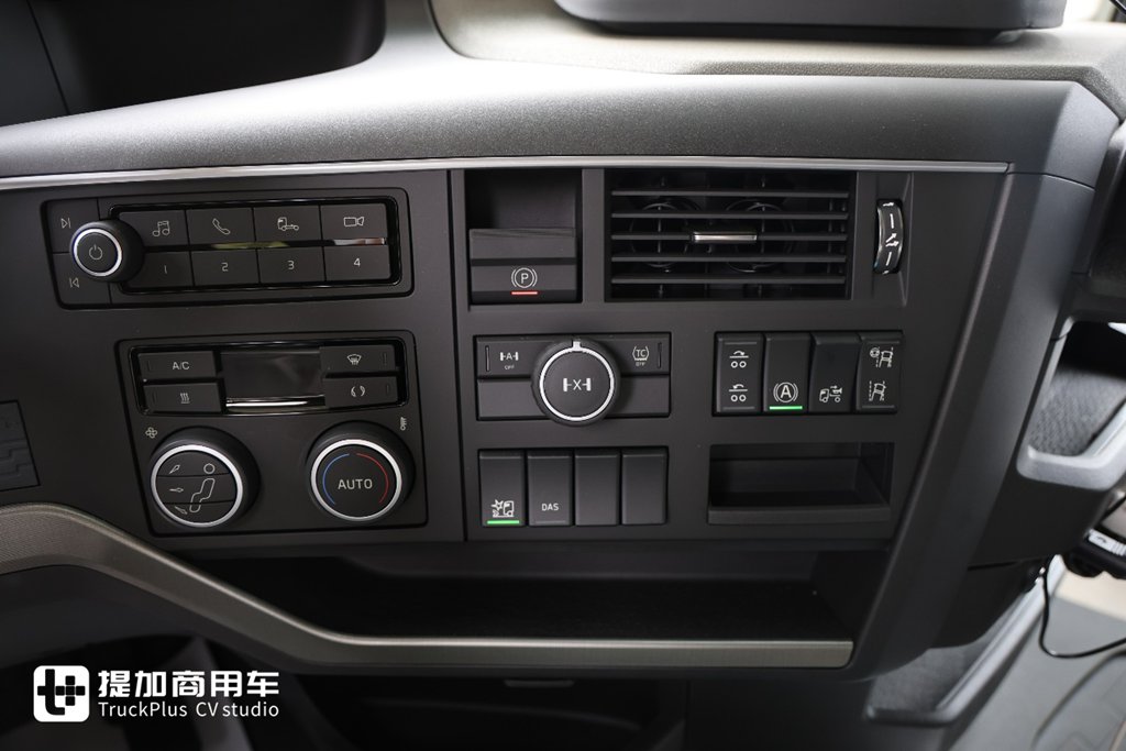 沃尔沃全新FH AERO正式进入国内,配置更加丰富,新车详细实拍 - 第22张 - 提加商用车网 沃尔沃全新FH AERO正式进入国内,配置更加丰富,新车详细实拍 - 第22张