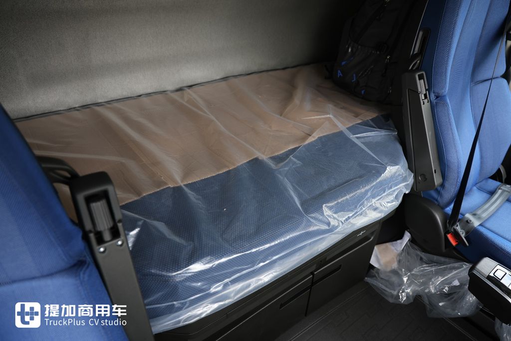 沃尔沃全新FH AERO正式进入国内,配置更加丰富,新车详细实拍 - 第27张 - 提加商用车网 沃尔沃全新FH AERO正式进入国内,配置更加丰富,新车详细实拍 - 第27张