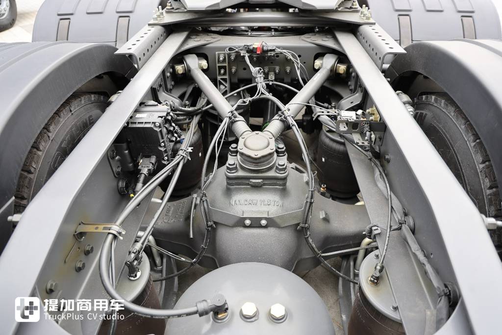 沃尔沃全新FH AERO正式进入国内,配置更加丰富,新车详细实拍 - 第32张 - 提加商用车网 沃尔沃全新FH AERO正式进入国内,配置更加丰富,新车详细实拍 - 第32张