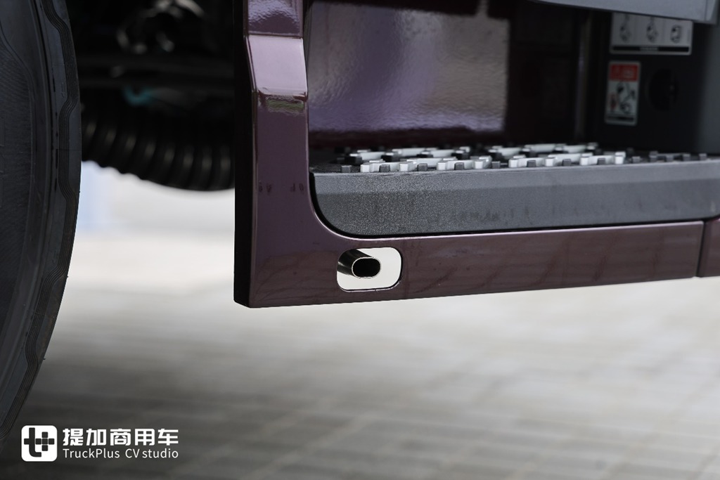 沃尔沃全新FH AERO正式进入国内,配置更加丰富,新车详细实拍 - 第42张 - 提加商用车网 沃尔沃全新FH AERO正式进入国内,配置更加丰富,新车详细实拍 - 第42张