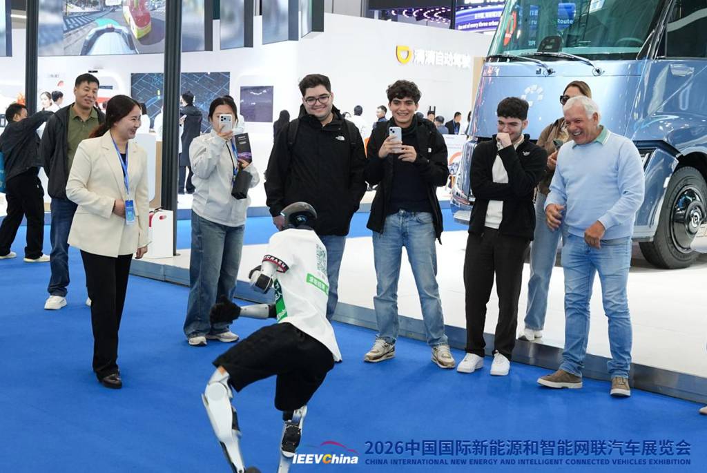 AI科技邂逅汽车浪漫,顶流荟聚北京亦庄!2026中国国际新能源和智能网联汽车展览会今日在京开幕 - 第7张 - 提加商用车网 AI科技邂逅汽车浪漫,顶流荟聚北京亦庄!2026中国国际新能源和智能网联汽车展览会今日在京开幕 - 第7张