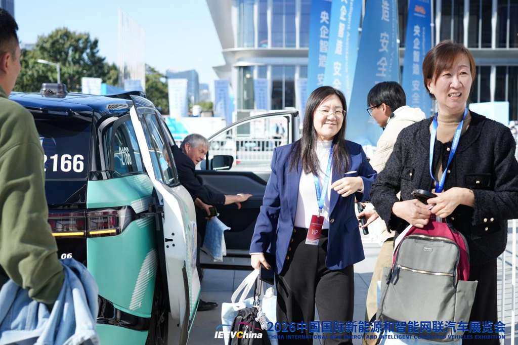 AI科技邂逅汽车浪漫,顶流荟聚北京亦庄!2026中国国际新能源和智能网联汽车展览会今日在京开幕 - 第9张 - 提加商用车网 AI科技邂逅汽车浪漫,顶流荟聚北京亦庄!2026中国国际新能源和智能网联汽车展览会今日在京开幕 - 第9张