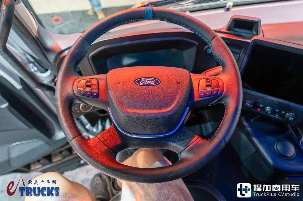 2026IAA:欧卡七雄我第八!欧洲最便宜的新卡车?福特F-MAX深度实拍评测 - 第14张 - 提加商用车网 2026IAA:欧卡七雄我第八!欧洲最便宜的新卡车?福特F-MAX深度实拍评测 - 第14张