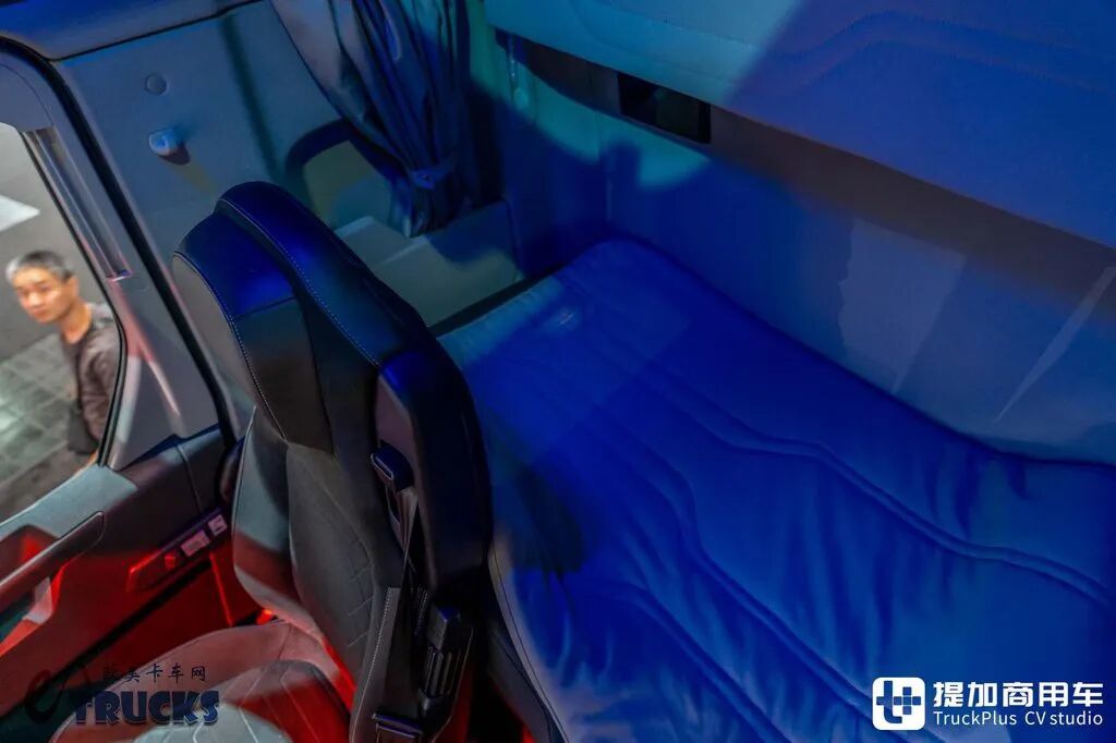 2026IAA:欧卡七雄我第八!欧洲最便宜的新卡车?福特F-MAX深度实拍评测 - 第17张 - 提加商用车网 2026IAA:欧卡七雄我第八!欧洲最便宜的新卡车?福特F-MAX深度实拍评测 - 第17张