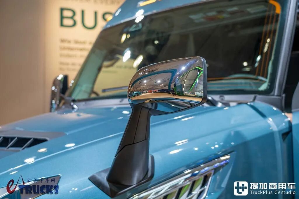 2026IAA:房车级超大生活舱!欧洲血统的美国卡车?沃尔沃VNL长头卡车实拍评测 - 第9张 - 提加商用车网 2026IAA:房车级超大生活舱!欧洲血统的美国卡车?沃尔沃VNL长头卡车实拍评测 - 第9张