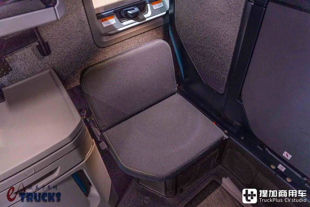 2026IAA:房车级超大生活舱!欧洲血统的美国卡车?沃尔沃VNL长头卡车实拍评测 - 第25张 - 提加商用车网 2026IAA:房车级超大生活舱!欧洲血统的美国卡车?沃尔沃VNL长头卡车实拍评测 - 第25张