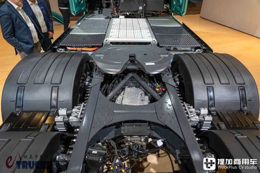 2026IAA:三星电池独苗,续航700公里?沃尔沃FH Aero长续航版电动重卡深度实拍评测 - 第12张 - 提加商用车网 2026IAA:三星电池独苗,续航700公里?沃尔沃FH Aero长续航版电动重卡深度实拍评测 - 第12张