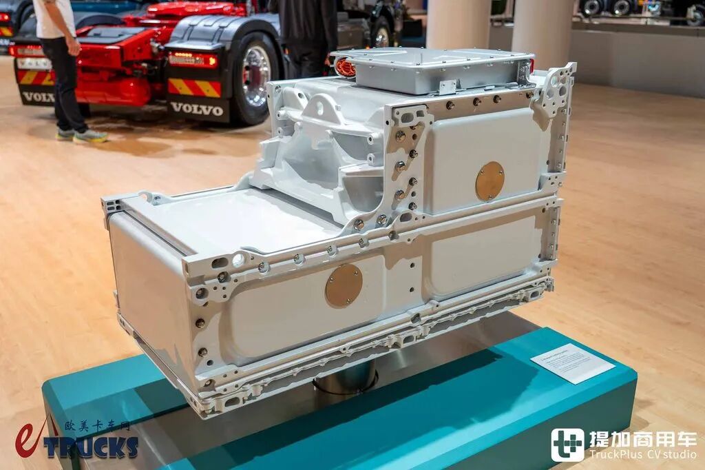 2026IAA:三星电池独苗,续航700公里?沃尔沃FH Aero长续航版电动重卡深度实拍评测 - 第15张 - 提加商用车网 2026IAA:三星电池独苗,续航700公里?沃尔沃FH Aero长续航版电动重卡深度实拍评测 - 第15张