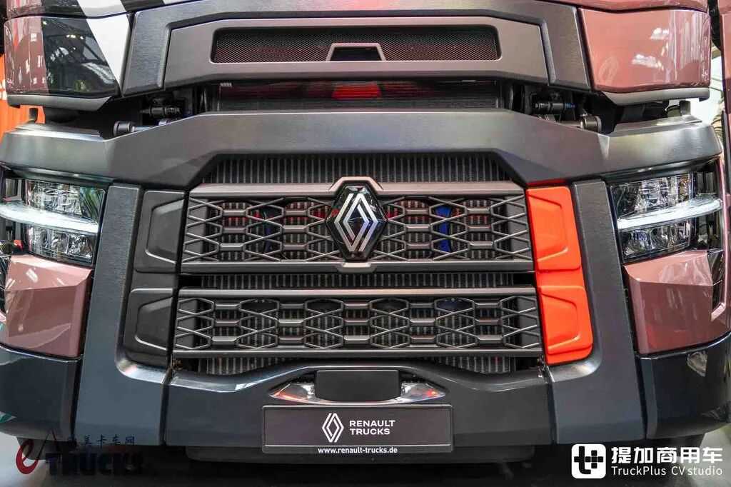 2026IAA:全球限量30台!法式浪漫拉满?雷诺T-High终极版实拍评测 - 第7张 - 提加商用车网 2026IAA:全球限量30台!法式浪漫拉满?雷诺T-High终极版实拍评测 - 第7张