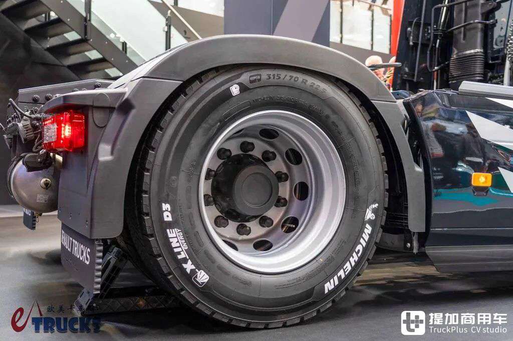2026IAA:全球限量30台!法式浪漫拉满?雷诺T-High终极版实拍评测 - 第18张 - 提加商用车网 2026IAA:全球限量30台!法式浪漫拉满?雷诺T-High终极版实拍评测 - 第18张