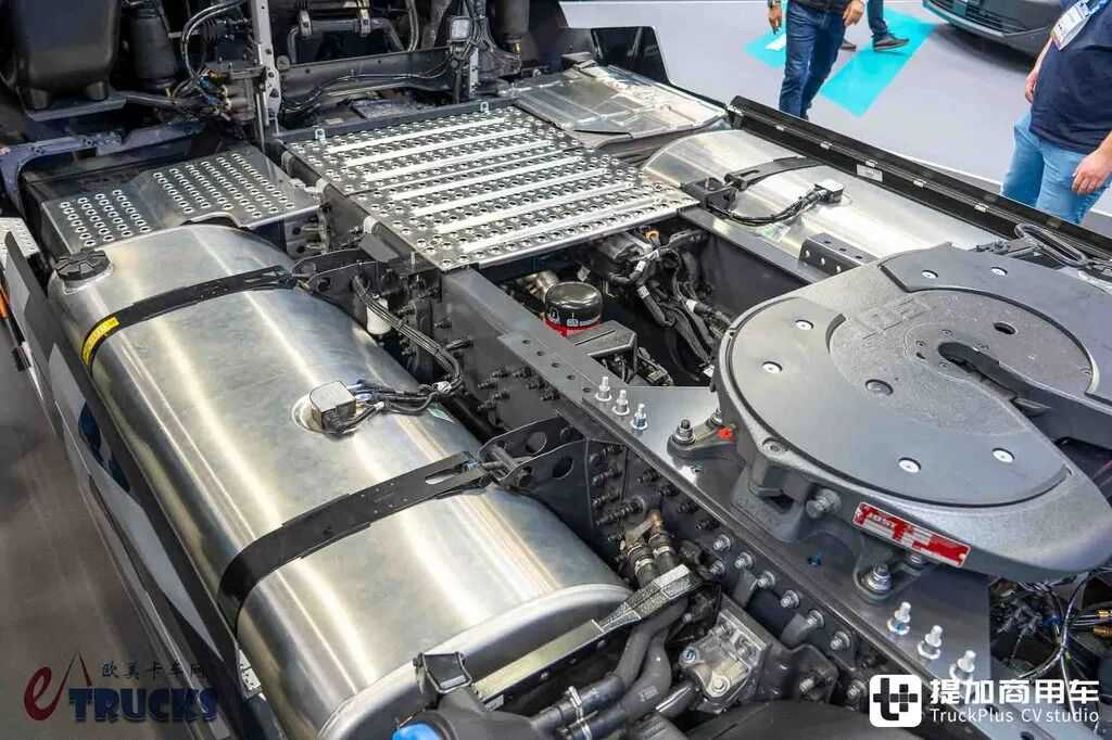 2026IAA:全球限量30台!法式浪漫拉满?雷诺T-High终极版实拍评测 - 第20张 - 提加商用车网 2026IAA:全球限量30台!法式浪漫拉满?雷诺T-High终极版实拍评测 - 第20张