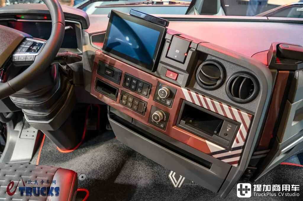 2026IAA:全球限量30台!法式浪漫拉满?雷诺T-High终极版实拍评测 - 第23张 - 提加商用车网 2026IAA:全球限量30台!法式浪漫拉满?雷诺T-High终极版实拍评测 - 第23张