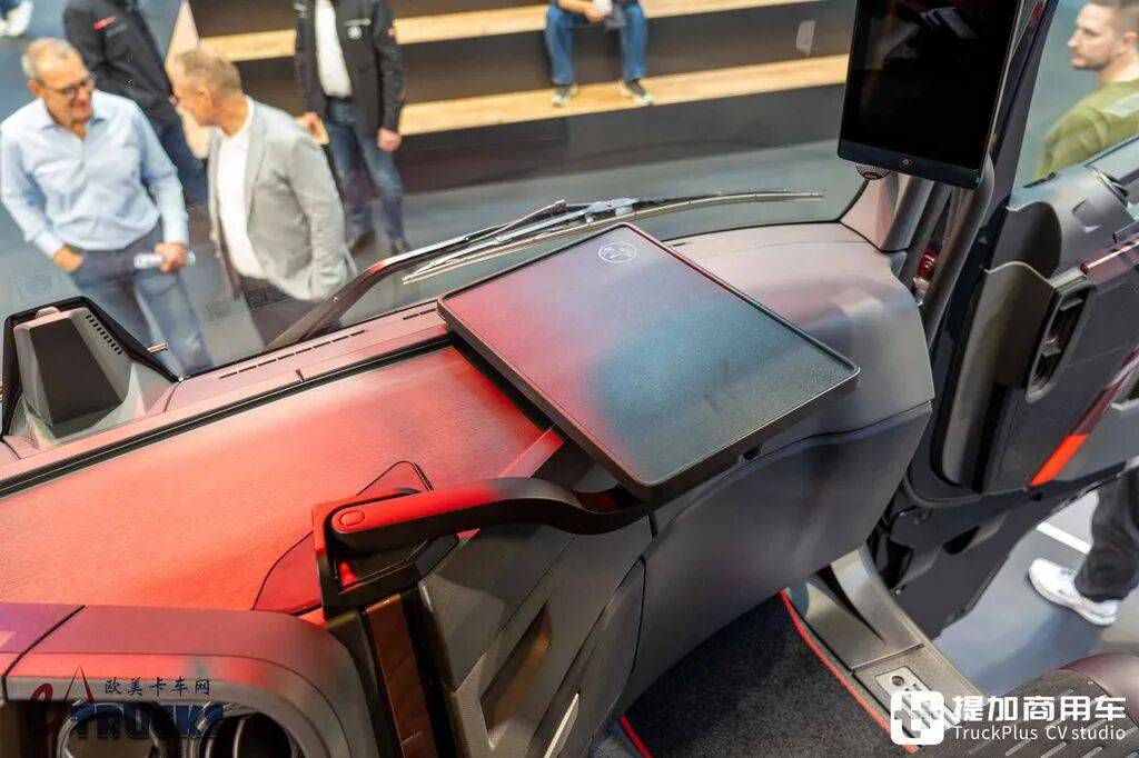 2026IAA:全球限量30台!法式浪漫拉满?雷诺T-High终极版实拍评测 - 第24张 - 提加商用车网 2026IAA:全球限量30台!法式浪漫拉满?雷诺T-High终极版实拍评测 - 第24张