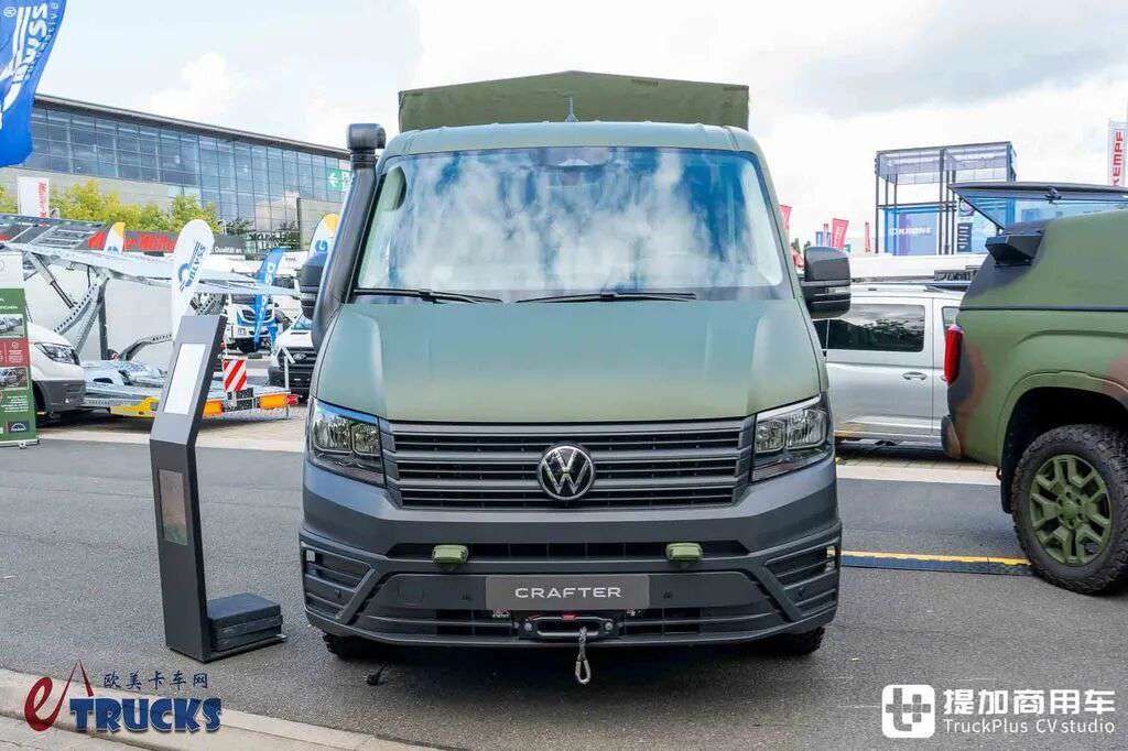 2026IAA:后排能放枪!绞盘、涉水喉全都有,军用版大众Crafter深度实拍解析 - 第1张 - 提加商用车网 2026IAA:后排能放枪!绞盘、涉水喉全都有,军用版大众Crafter深度实拍解析 - 第1张