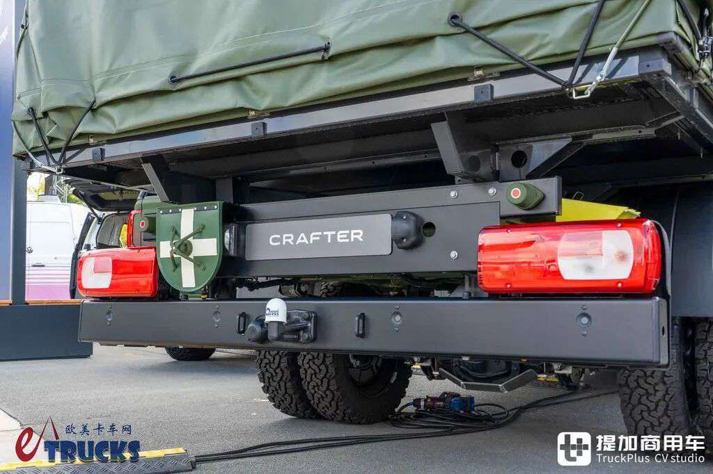 2026IAA:后排能放枪!绞盘、涉水喉全都有,军用版大众Crafter深度实拍解析 - 第15张 - 提加商用车网 2026IAA:后排能放枪!绞盘、涉水喉全都有,军用版大众Crafter深度实拍解析 - 第15张