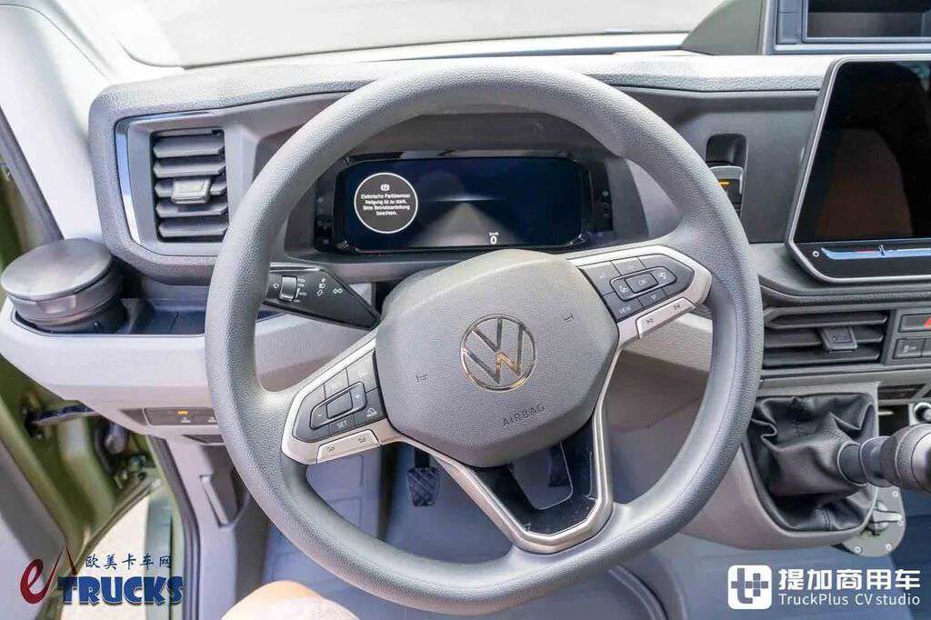 2026IAA:后排能放枪!绞盘、涉水喉全都有,军用版大众Crafter深度实拍解析 - 第19张 - 提加商用车网 2026IAA:后排能放枪!绞盘、涉水喉全都有,军用版大众Crafter深度实拍解析 - 第19张