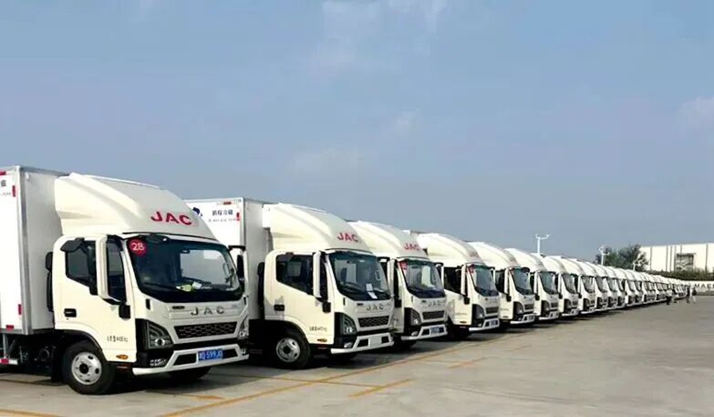 江淮领跑L6冷藏车批量交付天津冷链大客户 - 第1张 - 提加商用车网 江淮领跑L6冷藏车批量交付天津冷链大客户 - 第1张