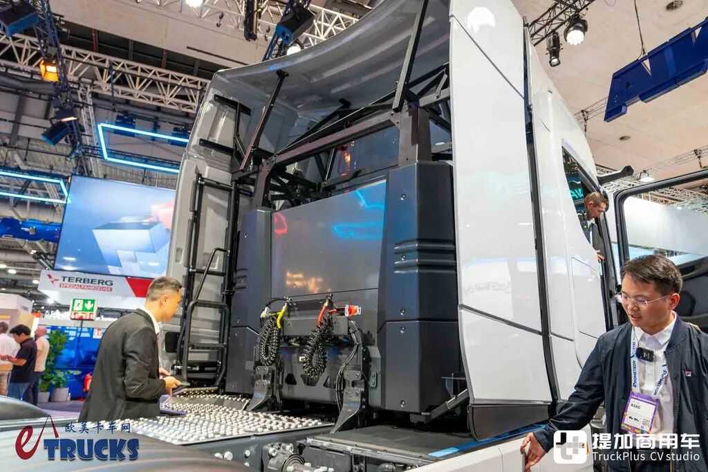 IAA2026：也有后背电池？801度电续航720公里，斯堪尼亚Dynamic 44 R电动重卡实拍评测 - 第12张
