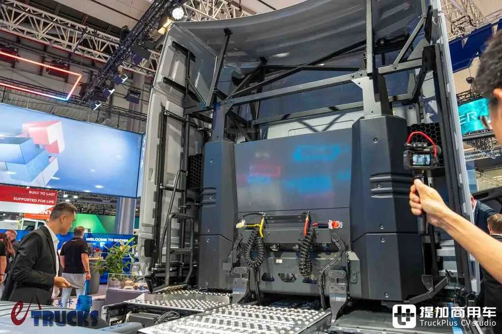 IAA2026：也有后背电池？801度电续航720公里，斯堪尼亚Dynamic 44 R电动重卡实拍评测 - 第13张