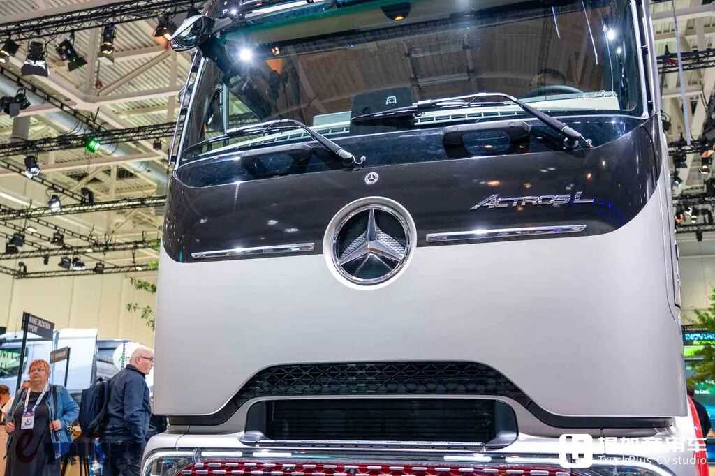 2026IAA:跨越130年的移动博物馆!奔驰Actros L“130 Years Trucks Edition”特别版卡车实拍评测 - 第6张 - 提加商用车网 2026IAA:跨越130年的移动博物馆!奔驰Actros L“130 Years Trucks Edition”特别版卡车实拍评测 - 第6张