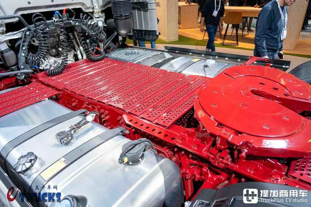 2026IAA:跨越130年的移动博物馆!奔驰Actros L“130 Years Trucks Edition”特别版卡车实拍评测 - 第16张 - 提加商用车网 2026IAA:跨越130年的移动博物馆!奔驰Actros L“130 Years Trucks Edition”特别版卡车实拍评测 - 第16张