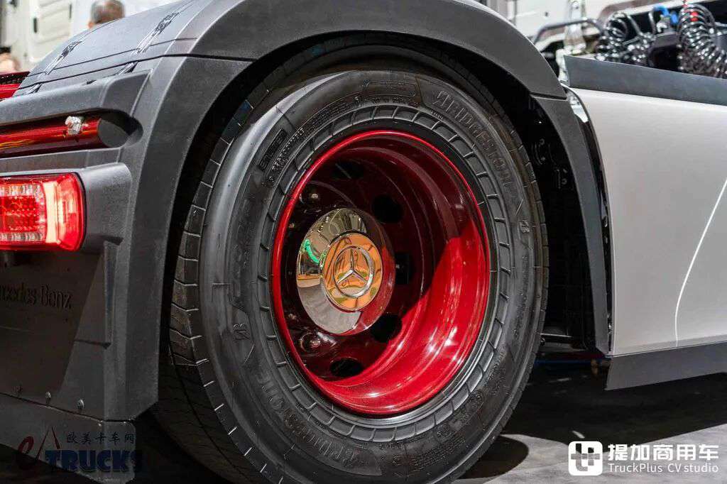 2026IAA:跨越130年的移动博物馆!奔驰Actros L“130 Years Trucks Edition”特别版卡车实拍评测 - 第19张 - 提加商用车网 2026IAA:跨越130年的移动博物馆!奔驰Actros L“130 Years Trucks Edition”特别版卡车实拍评测 - 第19张