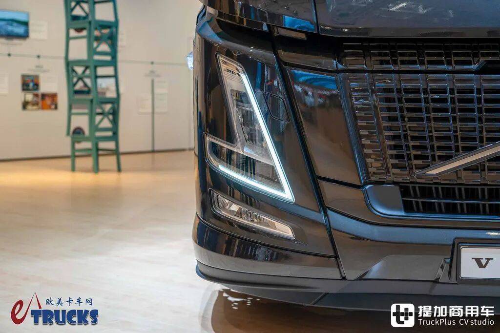 2026IAA:沃尔沃也有奶瓶车?还是柴油天然气混烧!FH Aero LNG百年纪念版深度实拍评测 - 第7张 - 提加商用车网 2026IAA:沃尔沃也有奶瓶车?还是柴油天然气混烧!FH Aero LNG百年纪念版深度实拍评测 - 第7张