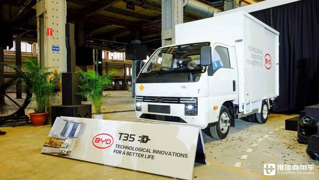 在新加坡卖77万？比亚迪T35电动小卡登陆新加坡，实拍带您看实力几何 - 第1张