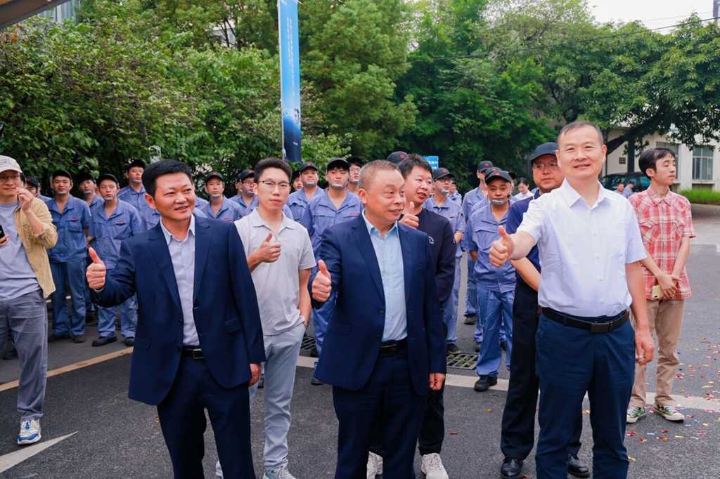 纯电物流 铃航价值|庆铃EVF18吨纯电物流车下线仪式圆满举行 - 第1张 - 提加商用车网 纯电物流 铃航价值|庆铃EVF18吨纯电物流车下线仪式圆满举行 - 第1张