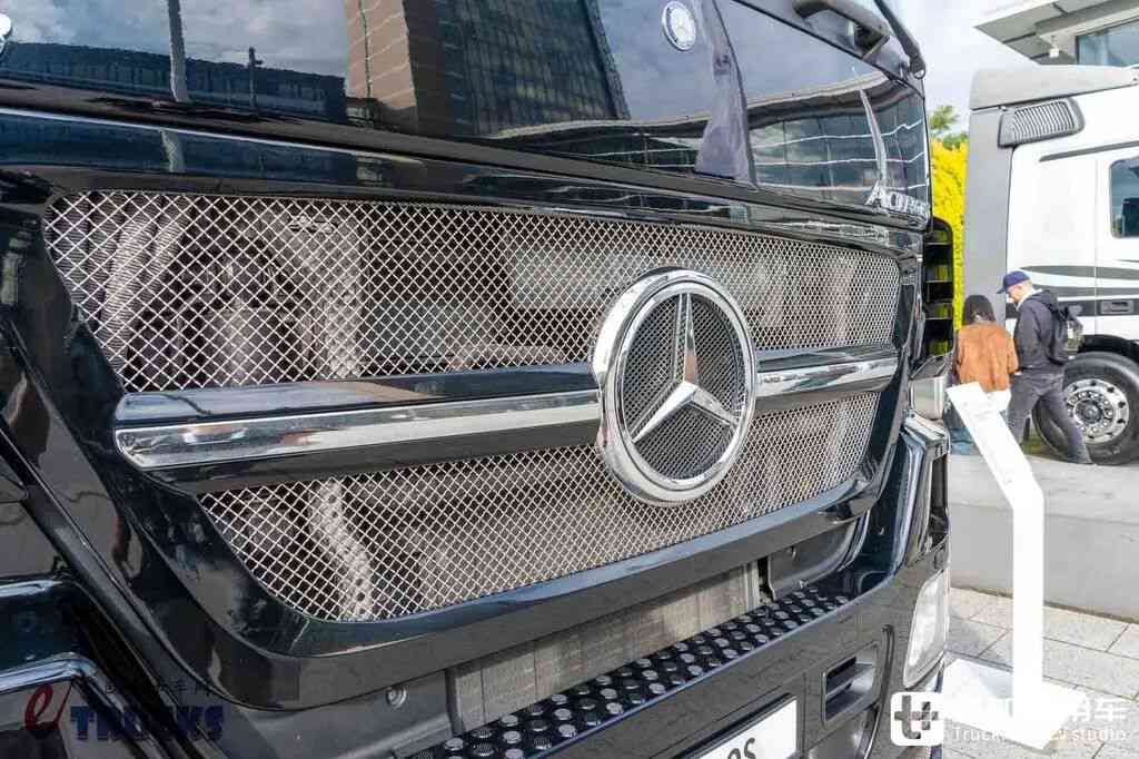 2026IAA：奔驰Actros六代同堂！三十年进化，它就是一部现代重卡技术演进史 - 第7张