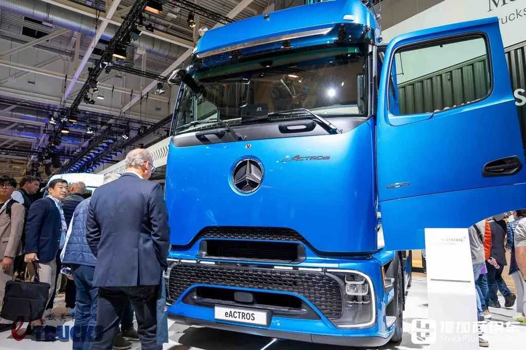 2026IAA：奔驰Actros六代同堂！三十年进化，它就是一部现代重卡技术演进史 - 第21张